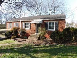 Pre-foreclosure in  OAKDALE DR Columbia, TN 38401