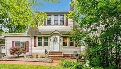 Pre-foreclosure in  PLAINFIELD AVE Metuchen, NJ 08840
