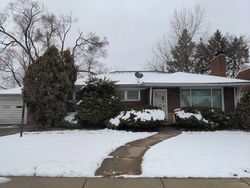 Pre-foreclosure in  JULIANA AVE Eastpointe, MI 48021