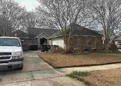 Pre-foreclosure in  MEADOW RIDGE DR Baton Rouge, LA 70817