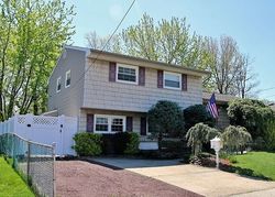 Pre-foreclosure in  WOODSHORE W Keyport, NJ 07735