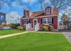 Pre-foreclosure in  CRESTVIEW TER Point Pleasant Beach, NJ 08742