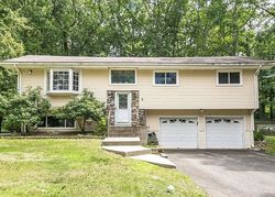Pre-foreclosure Listing in HALLEY DR POMONA, NY 10970