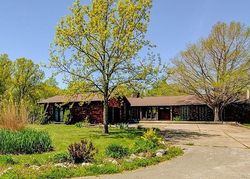 Pre-foreclosure in  W CANTRELL ST Decatur, IL 62522