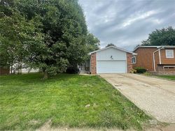 Pre-foreclosure in  S GREEN MEADOW DR Decatur, IL 62521