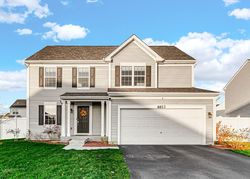 Pre-foreclosure in  HADRIAN DR Joliet, IL 60431