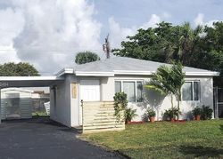 Pre-foreclosure in  LOOMIS ST Lake Worth, FL 33462