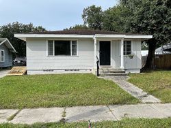 Pre-foreclosure in  16TH AVE W Bradenton, FL 34205