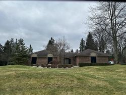 Pre-foreclosure in  CHALMERS DR W Rochester, MI 48309