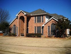 Pre-foreclosure in  PRIMROSE LN Lewisville, TX 75077