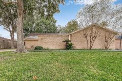 Pre-foreclosure in  VILLA LEA LN Houston, TX 77071