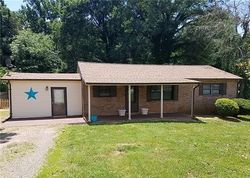 Pre-foreclosure in  CLEARVIEW RD Statesville, NC 28625