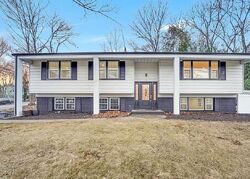 Pre-foreclosure in  N MAPLE AVE Ridgewood, NJ 07450