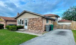Pre-foreclosure in  89TH AVE Tinley Park, IL 60487