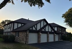 Pre-foreclosure in  ALGONQUIN DR  La Grange, IL 60525