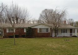 Pre-foreclosure in  LAKE DR Greenfield, IN 46140