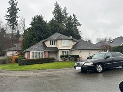 Pre-foreclosure in  126TH PL SE Renton, WA 98056