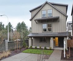 Pre-foreclosure in  SW 144TH AVE Beaverton, OR 97005