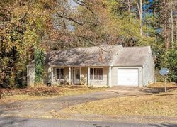 Pre-foreclosure in  APPLE VALLEY DR Woodstock, GA 30188