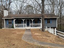 Pre-foreclosure in  OLD FARM DR Birmingham, AL 35215