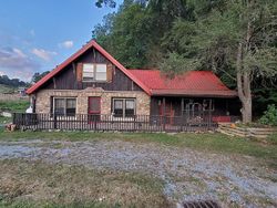 Pre-foreclosure Listing in TROUTDALE HWY MOUTH OF WILSON, VA 24363