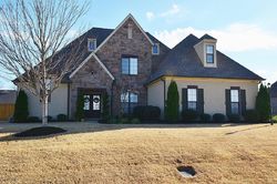 Pre-foreclosure in  CLARMORE DR Olive Branch, MS 38654