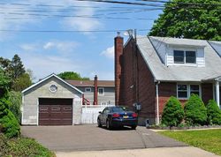 Pre-foreclosure in  CLAREMONT AVE West Babylon, NY 11704