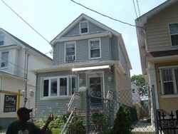Pre-foreclosure in  202ND ST Hollis, NY 11423