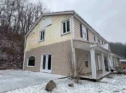 Pre-foreclosure in  STONE RD Cleveland, OH 44125