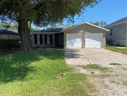 Pre-foreclosure in  30TH AVE N Texas City, TX 77590