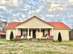 Pre-foreclosure in  MCCOINSVILLE RD Gainesboro, TN 38562