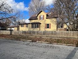 Pre-foreclosure in  N OAK ST Bloomington, IL 61701