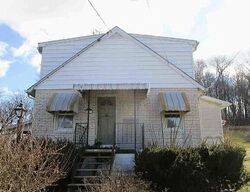 Pre-foreclosure in  COLONIAL DR Duncansville, PA 16635