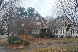 Pre-foreclosure in  SHENLEY DR Erie, PA 16505