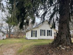 Pre-foreclosure in  SHARON AVE Zanesville, OH 43701