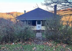 Pre-foreclosure in  WARDELL HOLLOW RD SE Uhrichsville, OH 44683
