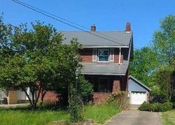 Pre-foreclosure in  S MAIN ST Youngstown, OH 44515
