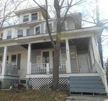 Pre-foreclosure in  OAK LN Trenton, NJ 08618