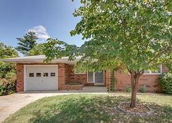 Pre-foreclosure in  W MARIETTA PL Alton, IL 62002