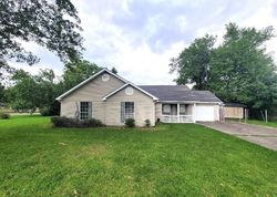 Pre-foreclosure in  PETITE ST Lake Charles, LA 70605