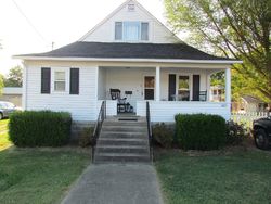 Pre-foreclosure in  N PARK AVE Herrin, IL 62948