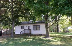 Pre-foreclosure in  ROYS AVE Elkhart, IN 46517