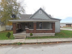 Pre-foreclosure in  N MAPLE ST Martinsville, IN 46151
