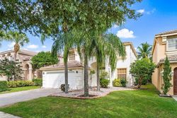 Pre-foreclosure in  OAK GROVE CIR Lake Worth, FL 33467