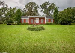 Pre-foreclosure in  COWLING RD Robertsdale, AL 36567