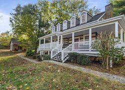 Pre-foreclosure in  MOUNTAIN RD Lovettsville, VA 20180