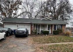 Pre-foreclosure in  COUNTRY RUN CT Maryland Heights, MO 63043