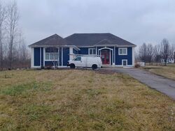 Pre-foreclosure in  E MAPLE AVE Grand Blanc, MI 48439