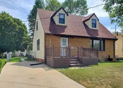 Pre-foreclosure in  S MASSACHUSETTS AVE Mason City, IA 50401