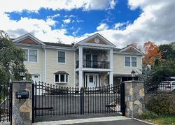Pre-foreclosure in  BOUTON ST W Stamford, CT 06907